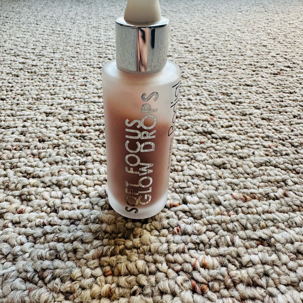 Rodial SOFT FOCUS GLOW BOOSTER DROPS. Used a few times. No box